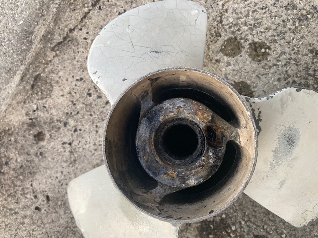 Elisa za Yamahu 80-100ks 17"