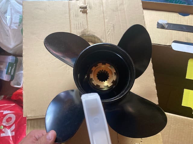 Elisa Mercury 4 kraka